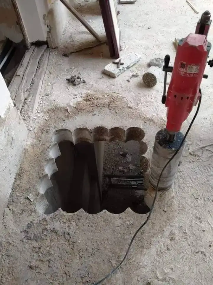 تخريم أرضية بدقة قياس تسمح بالتركيب الفوري. - كور دريل مصر لقص وتخريم الخرسانة