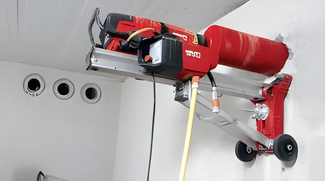 تخريم حائط باستخدام معدات Hilti لنتائج نظيفة. - كور دريل مصر لقص وتخريم الخرسانة