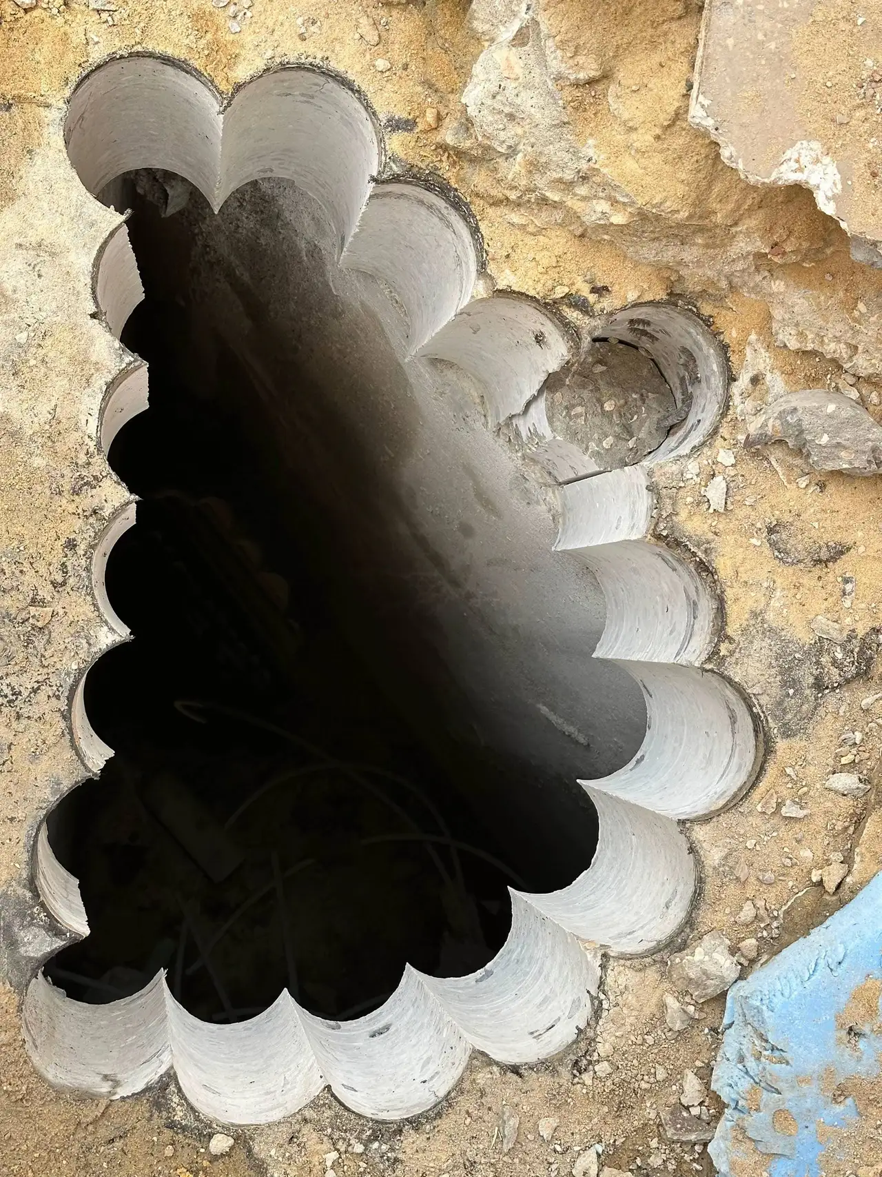 تنفيذ فتحات كبيرة داخل خرسانة كثيفة التسليح