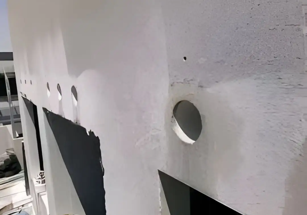 تنفيذ فتحات مواسير بالحائط بدقة وحواف نظيفة. - كور دريل مصر لقص وتخريم الخرسانة