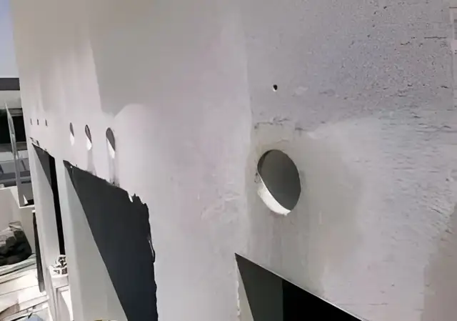 صورة توضيحية لمقال تركيب الجلب بعد الكور 2026: تثبيت وعزل احترافي عن قص وتخريم الخرسانة بالكور دريل