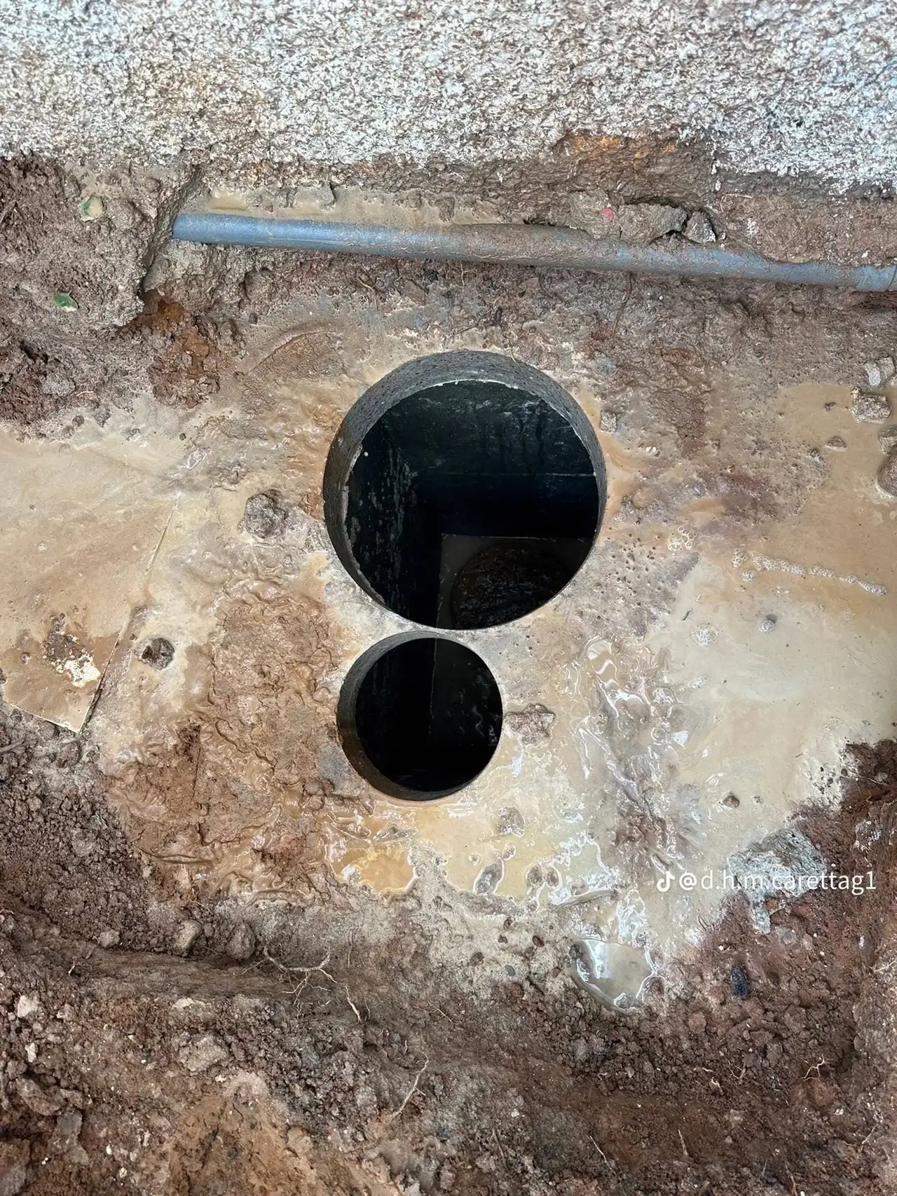 فتح مجاري صرف وفتحات مواسير داخل خرسانة مسلحة