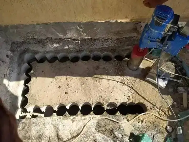 تخريم بلاطة بفتحة مستطيلة مع دقة في القياس. - كور دريل مصر لقص وتخريم الخرسانة