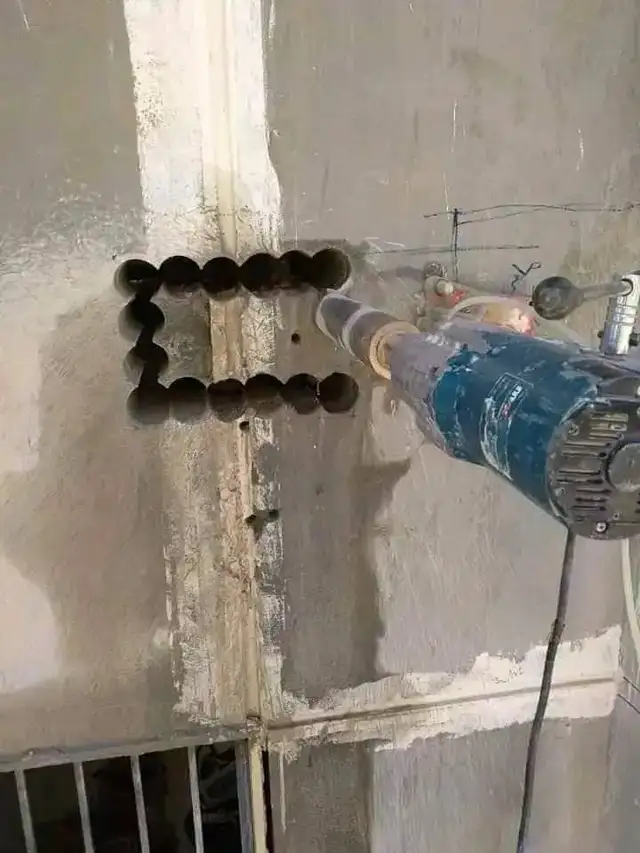 صورة توضيحية لمقال الفتحات المستطيلة بالكور 2026: تقنية Stitch Drilling عن قص وتخريم الخرسانة بالكور دريل