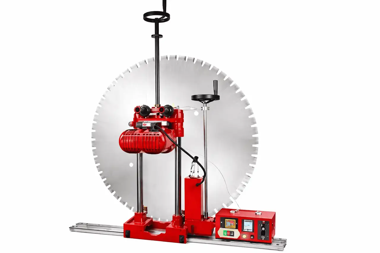 تنفيذ قص أرضيات خرسانية بعمق مضبوط